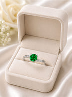 Anillo de Compromiso Esmeralda Eterna